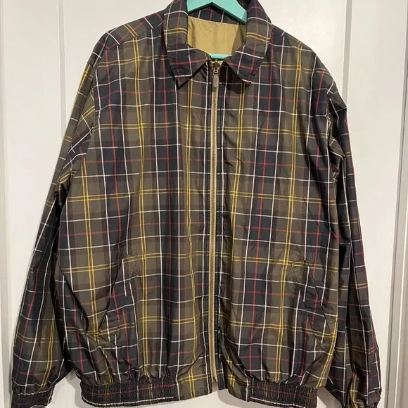 Barbour Reversible Jacket in Green Plaid for Endless Fashion Options! - Picture 2 of 8